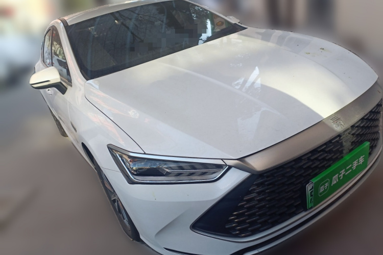 比亚迪 秦PLUS 2024款 荣耀版 DM-i 55KM领先型车身外观3