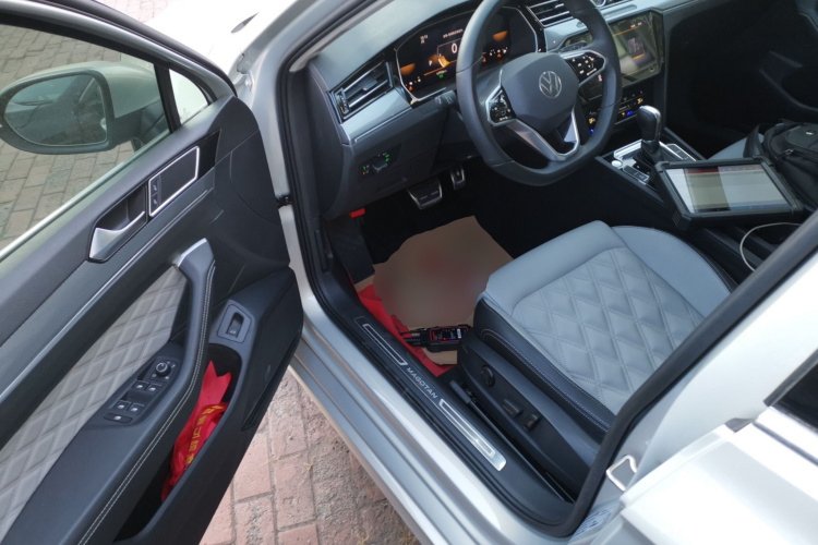 大众 迈腾 2023款 200万辆纪念版 330TSI DSG领先型中控内饰20