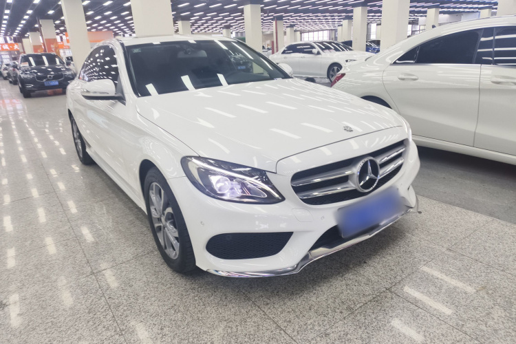 奔驰C级 2017款 C 180 L 运动版车身外观3