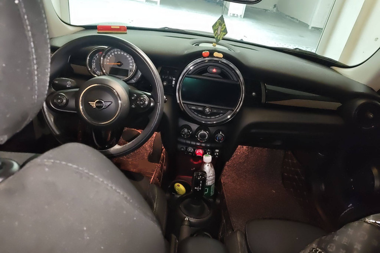 MINI 2018款 1.5T COOPER 经典派中控内饰12