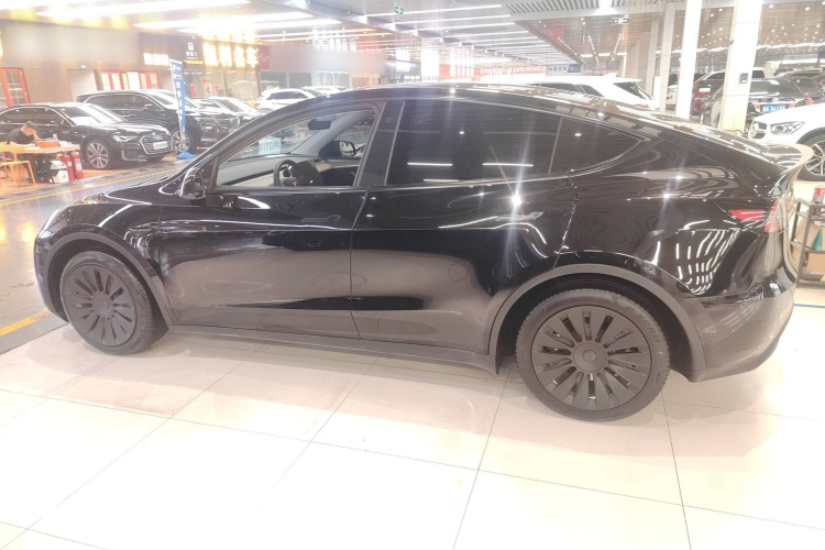 特斯拉 Model Y 2022款 改款 后轮驱动版车身外观6003