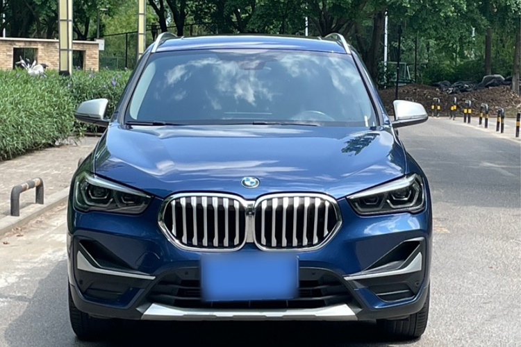 宝马X1 2021款 xDrive25Li 尊享型车身外观6003