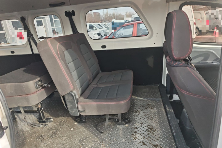 予风汽车 予风黄金仓 2025款 客车版 带慢充中控内饰21