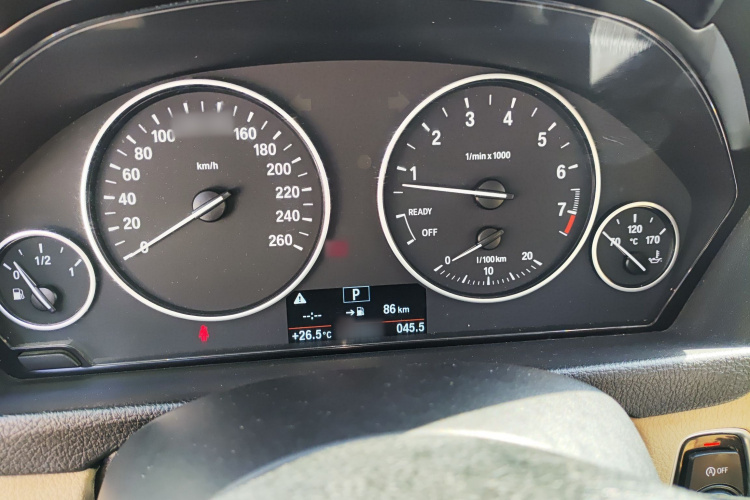 宝马3系GT 2014款 320i 领先型局部细节14