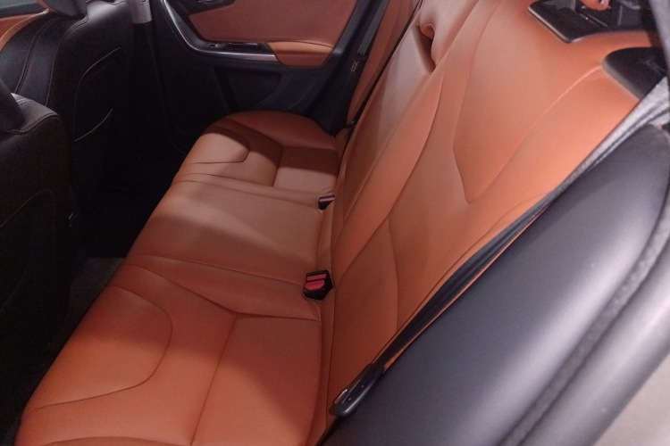 沃尔沃V60 2015款 T5 智雅版中控内饰21