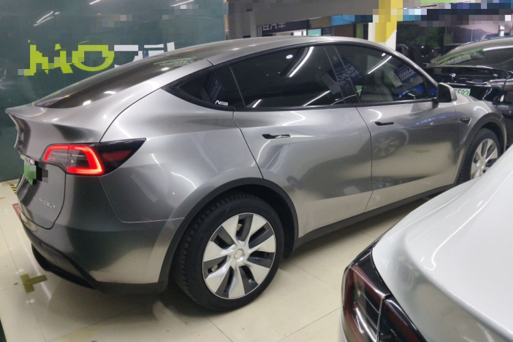 特斯拉 Model Y 2022款 改款 长续航全轮驱动版车身外观6005
