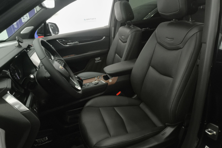 凯迪拉克XT6 2022款 2.0T 六座两驱豪华型中控内饰19