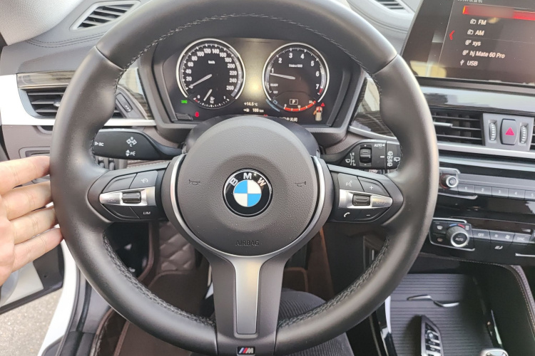 宝马X1 2021款 xDrive25Li 尊享型中控内饰13