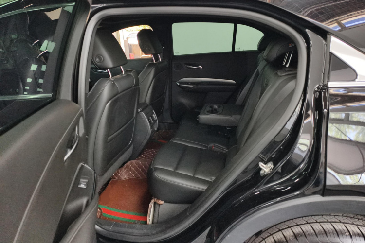 凯迪拉克XT4 2022款 28T 两驱豪华型中控内饰21