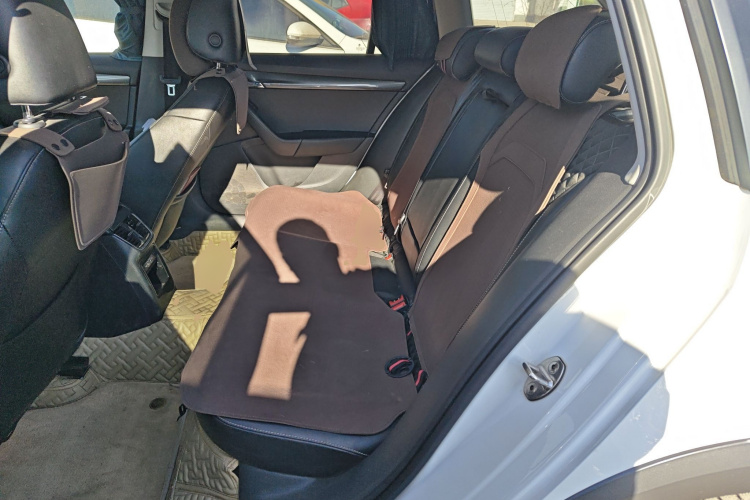 斯柯达 明锐 2019款 旅行车 TSI280 DSG豪华版 国VI中控内饰21