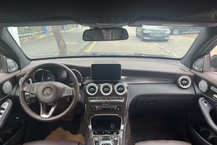 奔驰GLC 2019款 改款 GLC 260 L 4MATIC 豪华型中控内饰7006