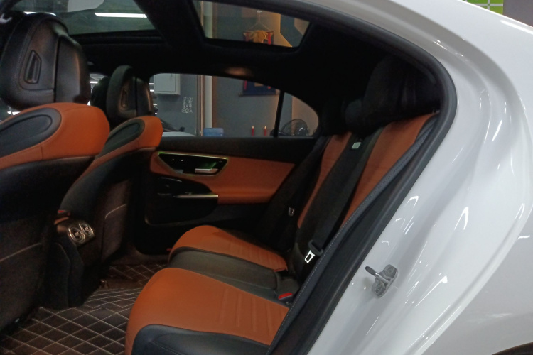 奔驰C级 2024款 C 260 L 运动版中控内饰21