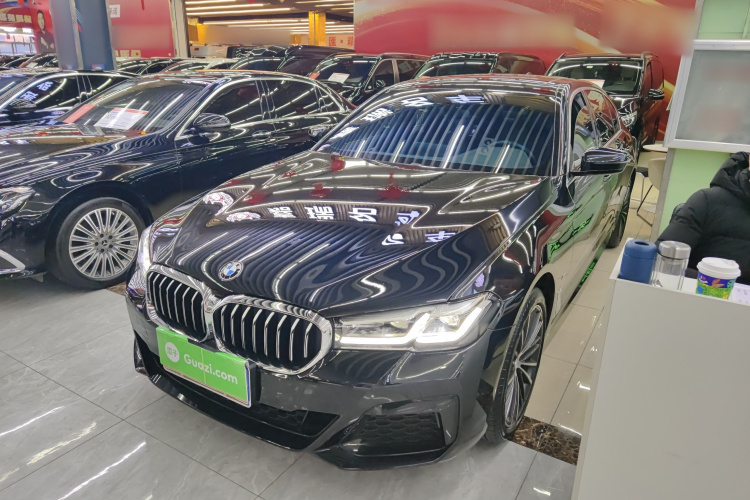 宝马5系 2022款 改款 530Li 领先型 M运动套装车身外观4