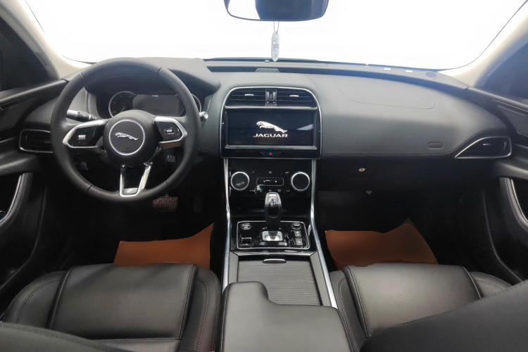 捷豹XEL 2020款 2.0T 200PS S进取优雅版中控内饰12