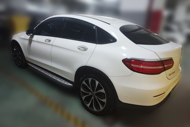 奔驰GLC轿跑 2018款 GLC 260 4MATIC 轿跑SUV车身外观5