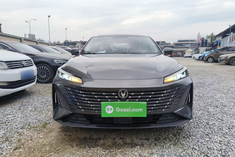 长安 逸动 2025款 蓝鲸 1.5T 500Bar尊贵型车身外观2