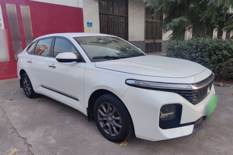 宝骏RC-5 2020款 1.5L 手动智耀豪华型车身外观6002