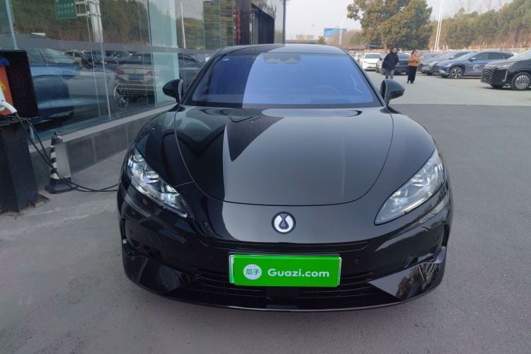 腾势Z9GT 2024款 1100四驱Max版车身外观2