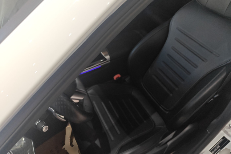 奔驰C级 2022款 C 260 L 运动版中控内饰19