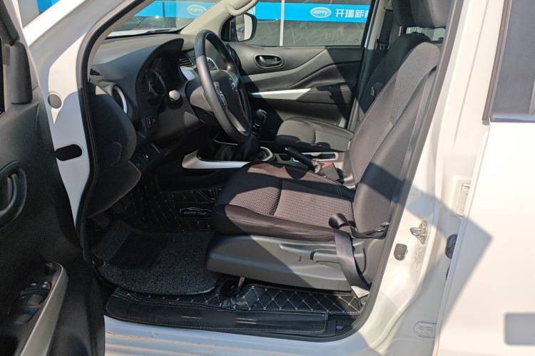 日产 纳瓦拉 2021款 2.5L 改款 手动两驱舒适型QR25局部细节19