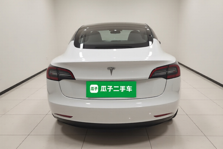 特斯拉 Model 3 2022款 后轮驱动版车身外观6