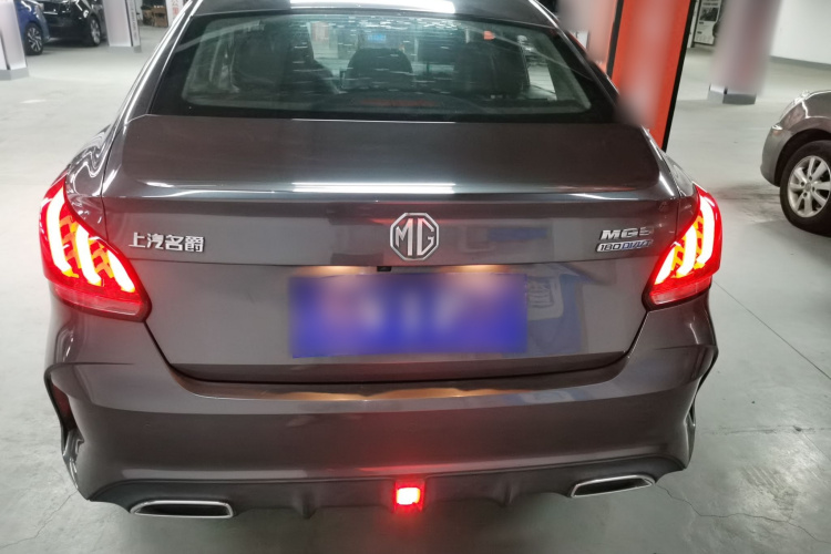 名爵 MG5 2021款 180DVVT CVT青春豪华版车身外观6