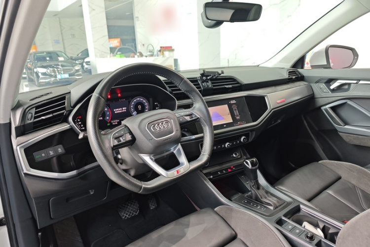 奥迪Q3 Sportback 2020款 40 TFSI 时尚型中控内饰7001