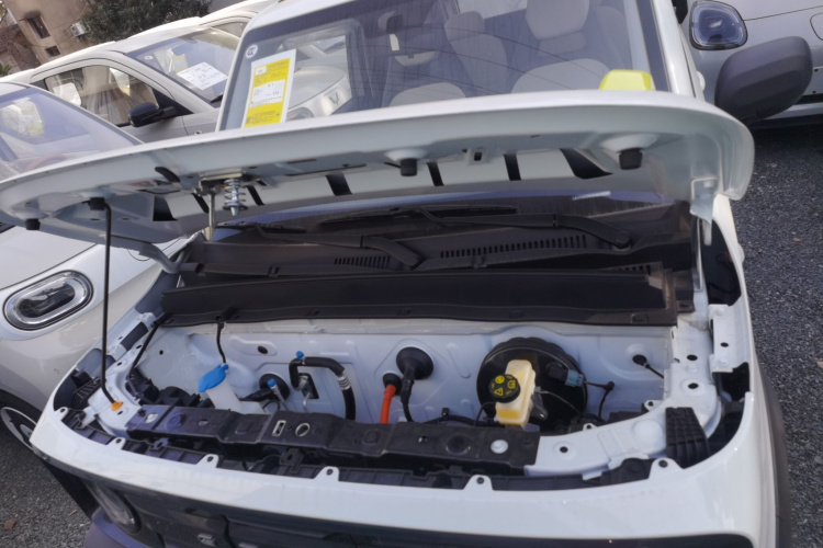 吉利银河 2025款 210km 熊猫骑士机舱底盘24