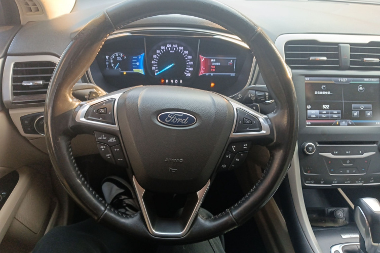 福特 蒙迪欧 2013款 2.0L GTDi200豪华型中控内饰13