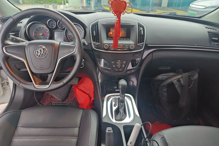 别克 君威 2014款 1.6T 时尚技术型中控内饰12