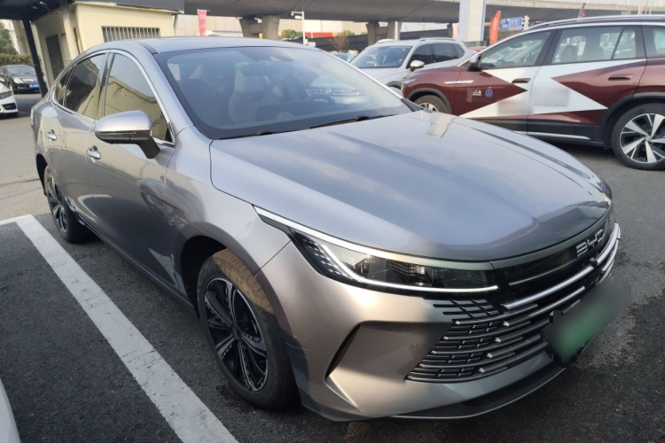 比亚迪 驱逐舰05 2023款 冠军版 DM-i 120KM 旗舰型车身外观3