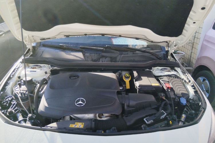 奔驰CLA 2014款 CLA 260 4MATIC机舱底盘24