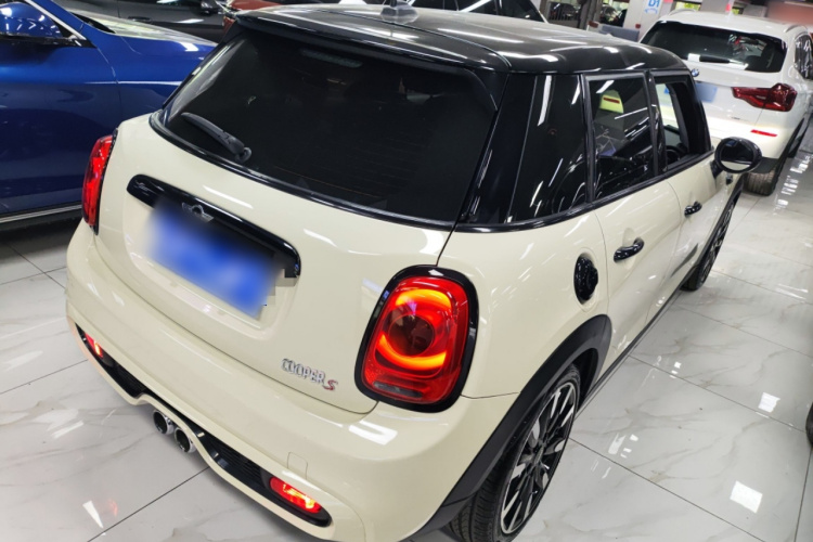 MINI 2015款 2.0T COOPER S 五门版车身外观7