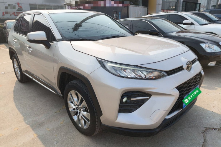 丰田 威兰达 2020款 2.0L CVT两驱豪华版车身外观3