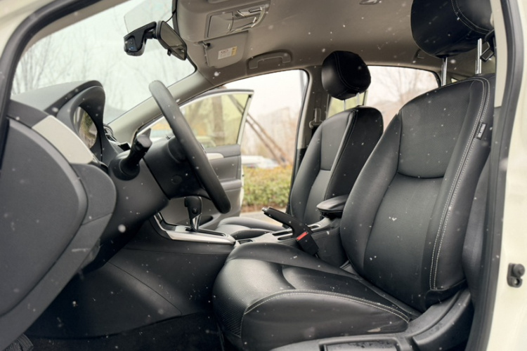 日产 轩逸 2021款 经典 1.6XE CVT舒适版中控内饰7003