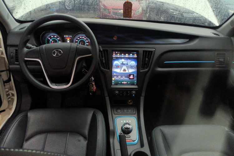 北汽新能源EU 2018款 EU快换乐途版中控内饰7002