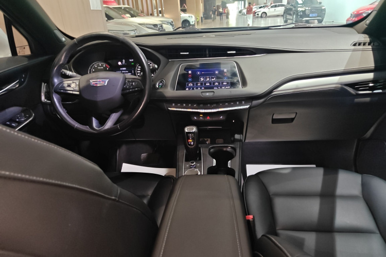 凯迪拉克XT4 2018款 28T 两驱领先型中控内饰7001