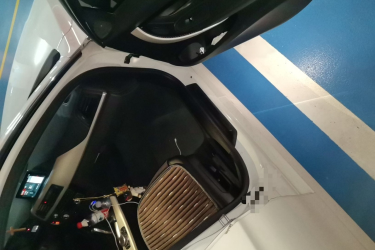 宝马3系 2014款 320Li 时尚型局部细节9005