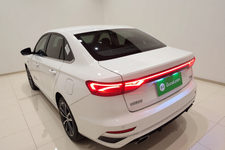 吉利汽车 帝豪 2022款 第4代 1.5L CVT尊贵型车身外观5