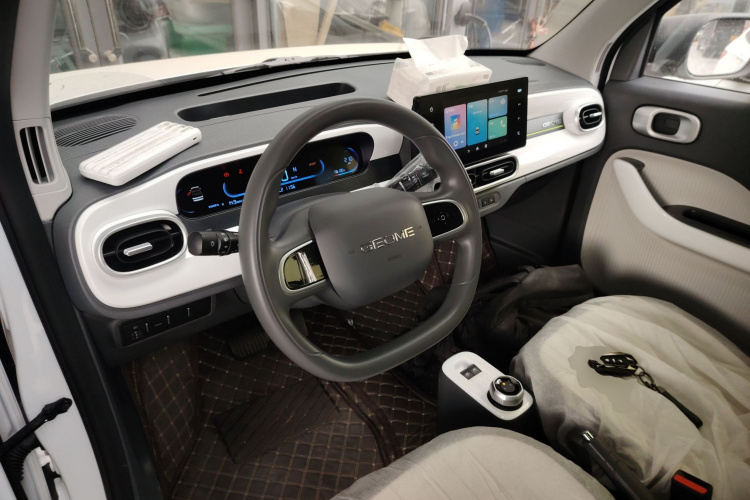 吉利银河 2025款 210km 熊猫骑士中控内饰12