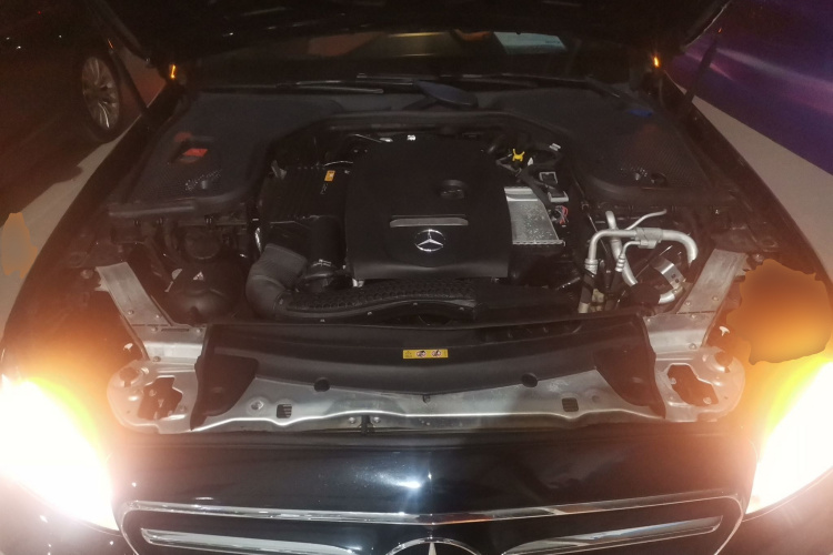 奔驰E级 2017款 E 300 运动型局部细节24