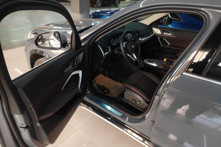 宝马X1 2023款 xDrive25Li X设计套装中控内饰7003