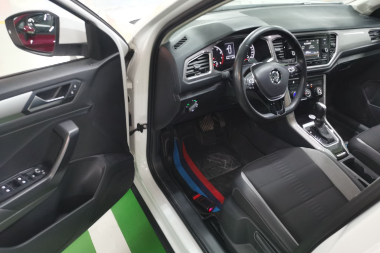 大众 T-ROC探歌 2019款 230TSI DSG两驱进取型 国VI中控内饰7003