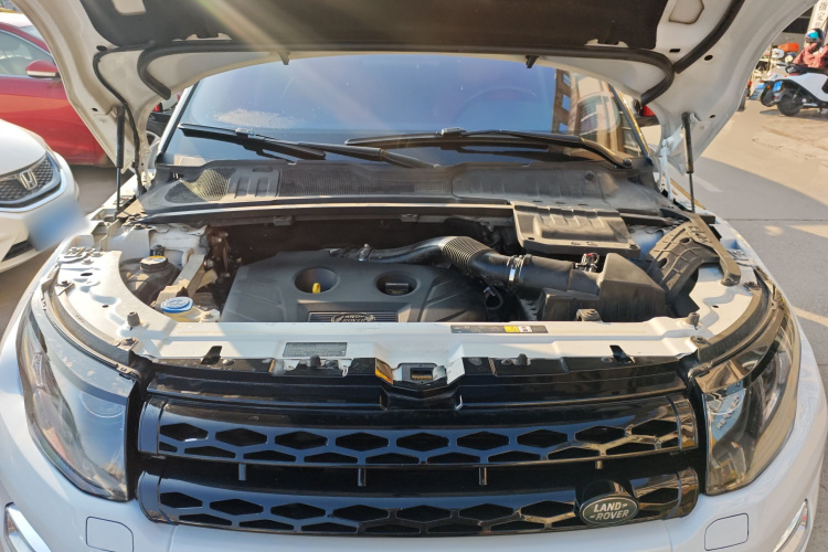 路虎 揽胜极光(进口) 2015款 2.0T NW8 Brit限量版机舱底盘24