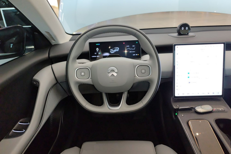 蔚来ET5 2024款 75kWh中控内饰13