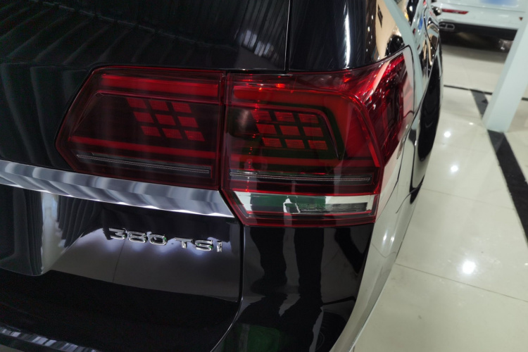 大众 途昂 2020款 改款 380TSI 四驱豪华版车身外观9