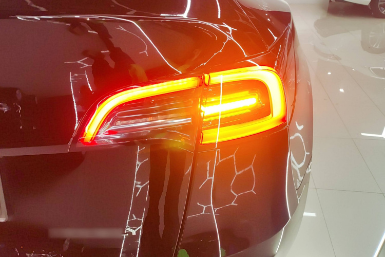 特斯拉 Model Y 2022款 改款 后轮驱动版车身外观9