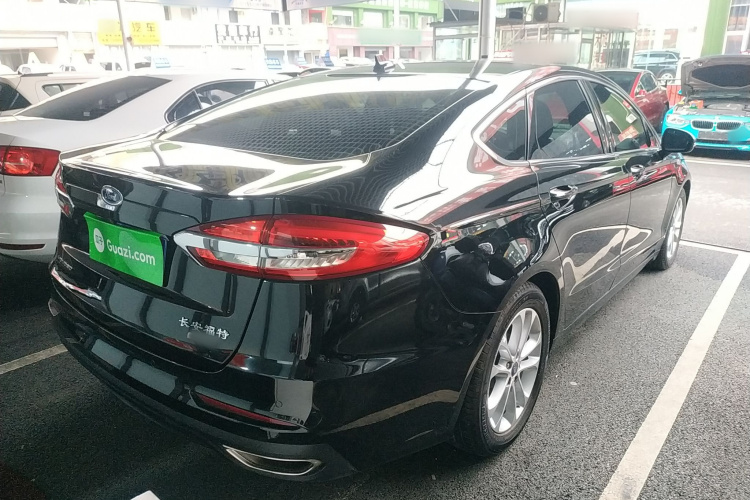 福特 蒙迪欧 2020款 EcoBoost 200 时尚型车身外观7