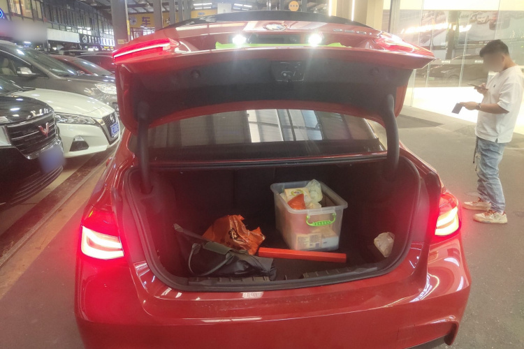 宝马3系 2017款 320Li M运动型局部细节23