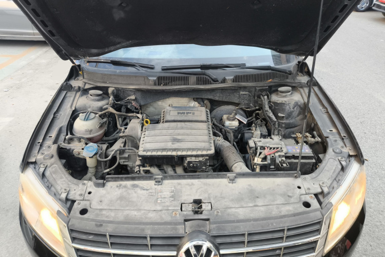 大众 朗逸 2013款 改款经典 1.6L 手动舒适版机舱底盘24